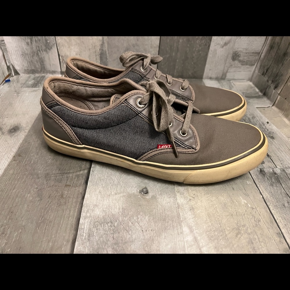 Levi mens shoes size 9